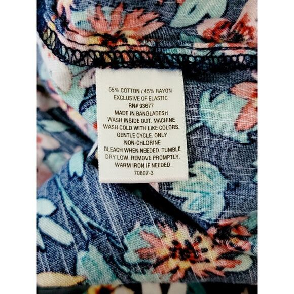 St. John's Bay Floral Blouse Women's Top. Size 2X. Plus Size. - Picture 7 of 8